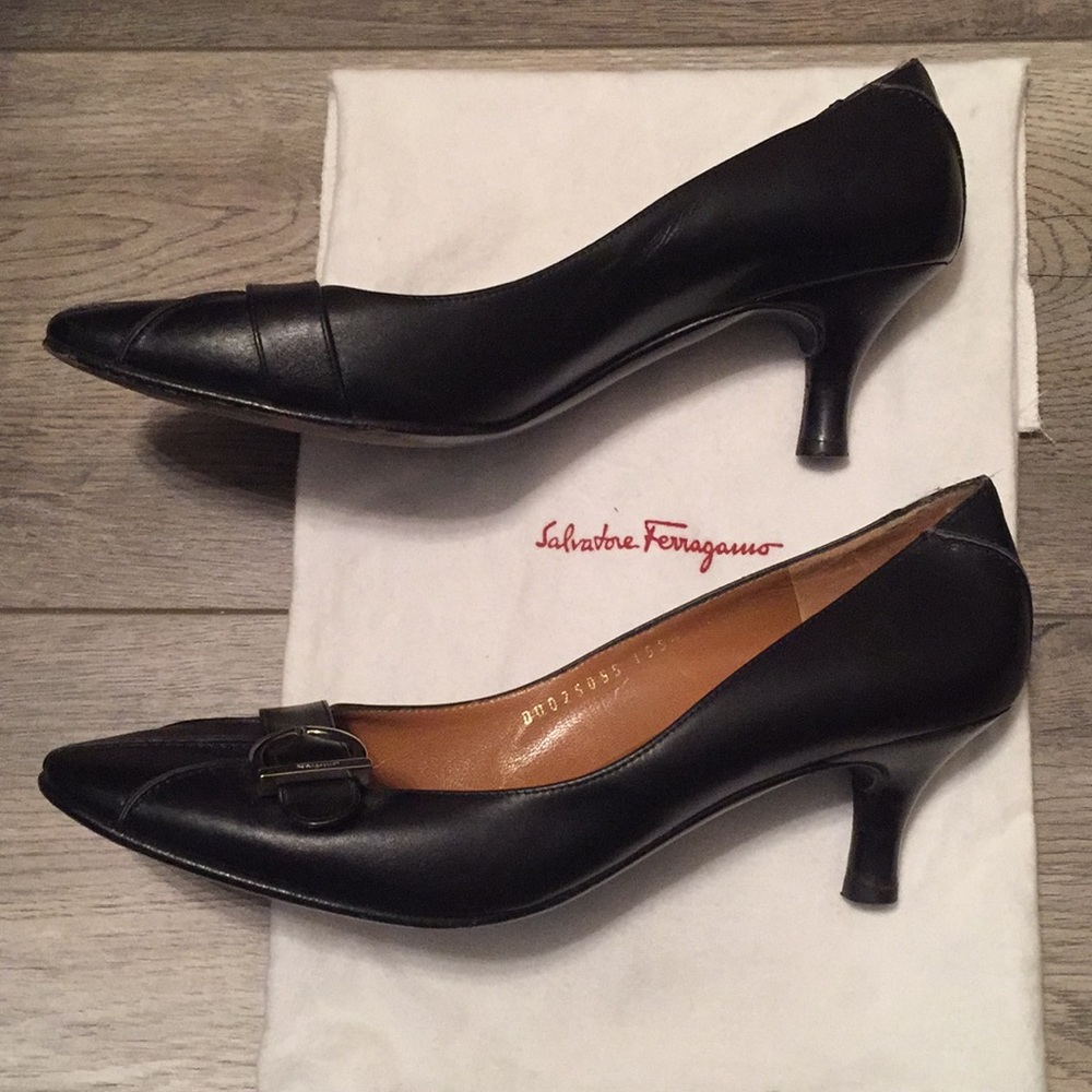 🎉Salvador Ferragamo 🎉 - Picture 2 of 8